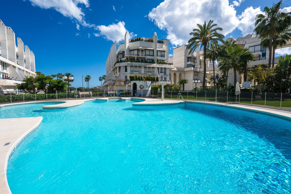 2 Bed Apartment for sale in Marbella Costa Del Sol, Málaga, Spain