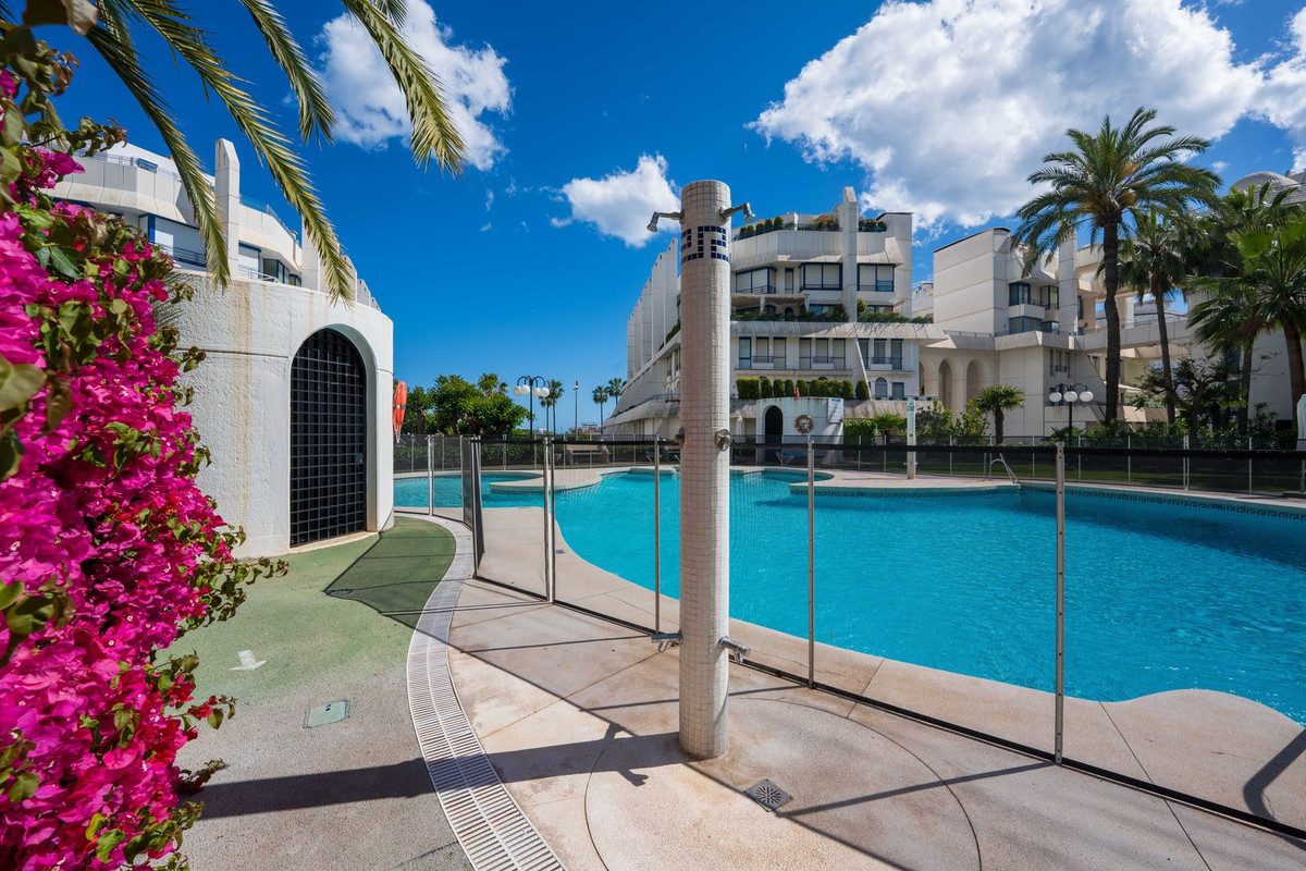 2 Bed Apartment for sale in Marbella Costa Del Sol, Málaga, Spain