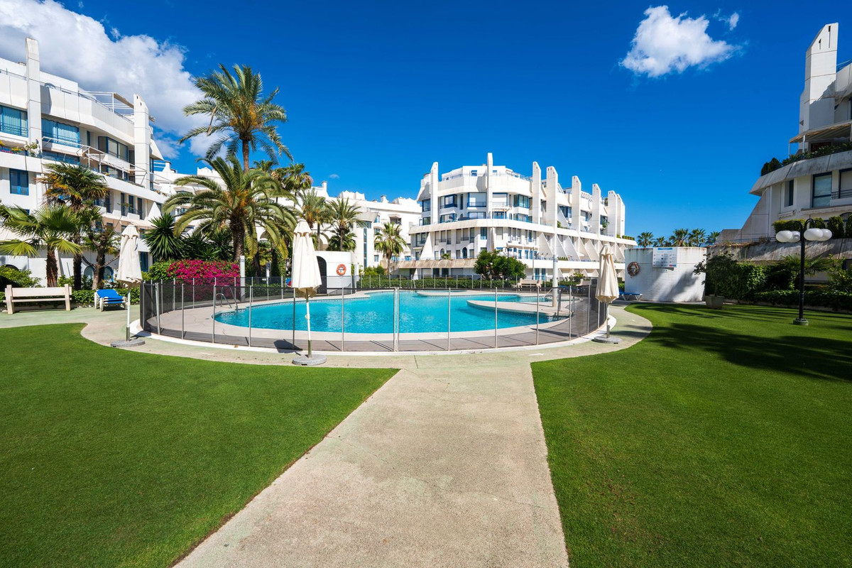 2 Bed Apartment for sale in Marbella Costa Del Sol, Málaga, Spain