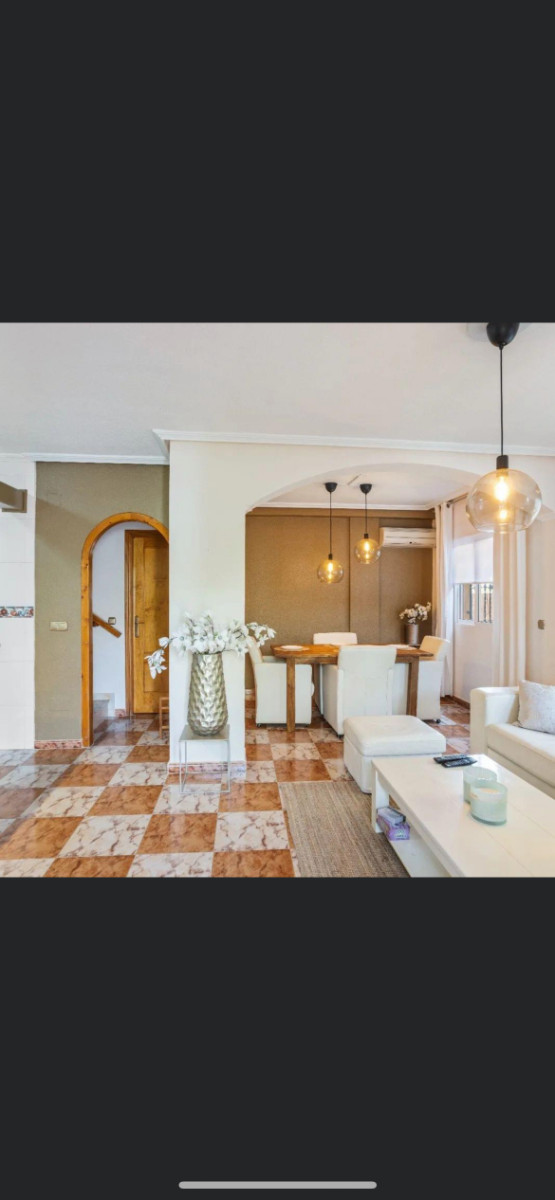 Se vende Villa - Chalet de 2 dormitorios en Costa Blanca, Alicante, España