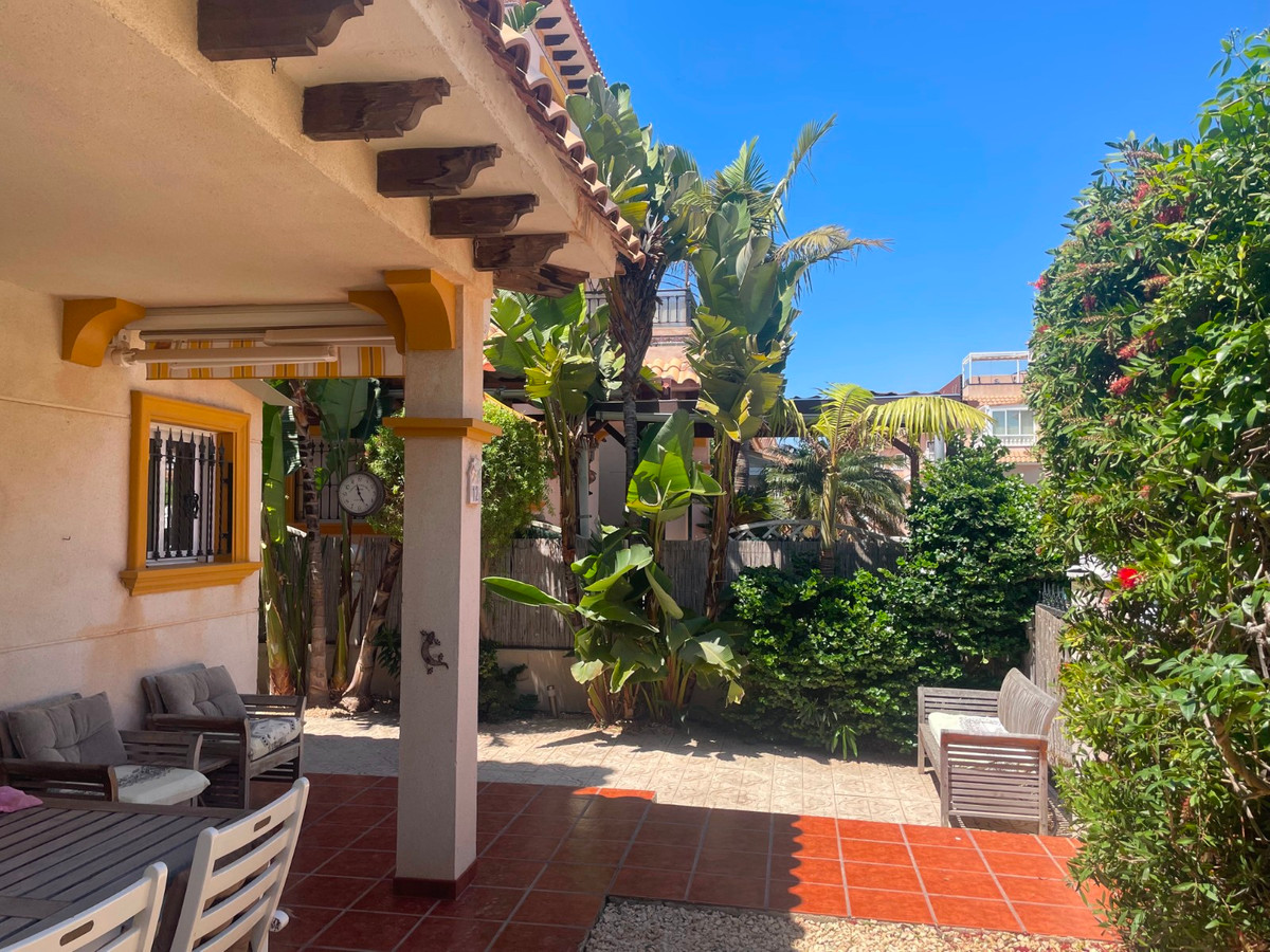 Se vende Villa - Chalet de 2 dormitorios en Costa Blanca, Alicante, España