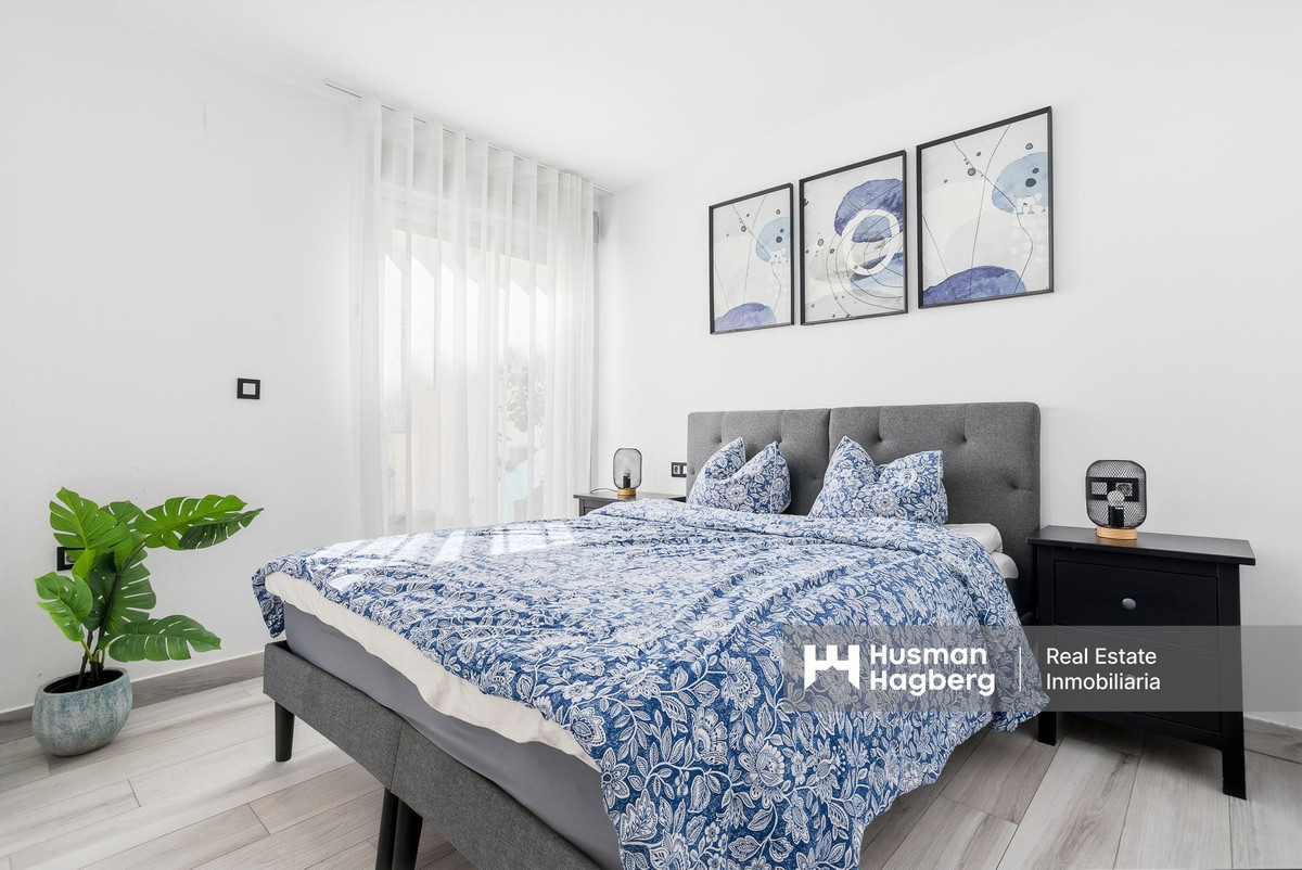 Se vende Villa - Chalet de 4 dormitorios en Costa Blanca, Alicante, España