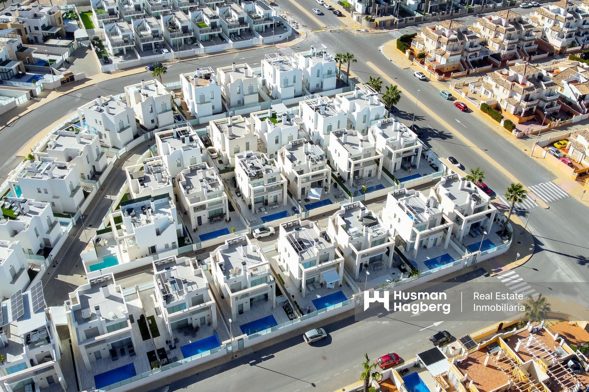 Se vende Villa - Chalet de 4 dormitorios en Costa Blanca, Alicante, España