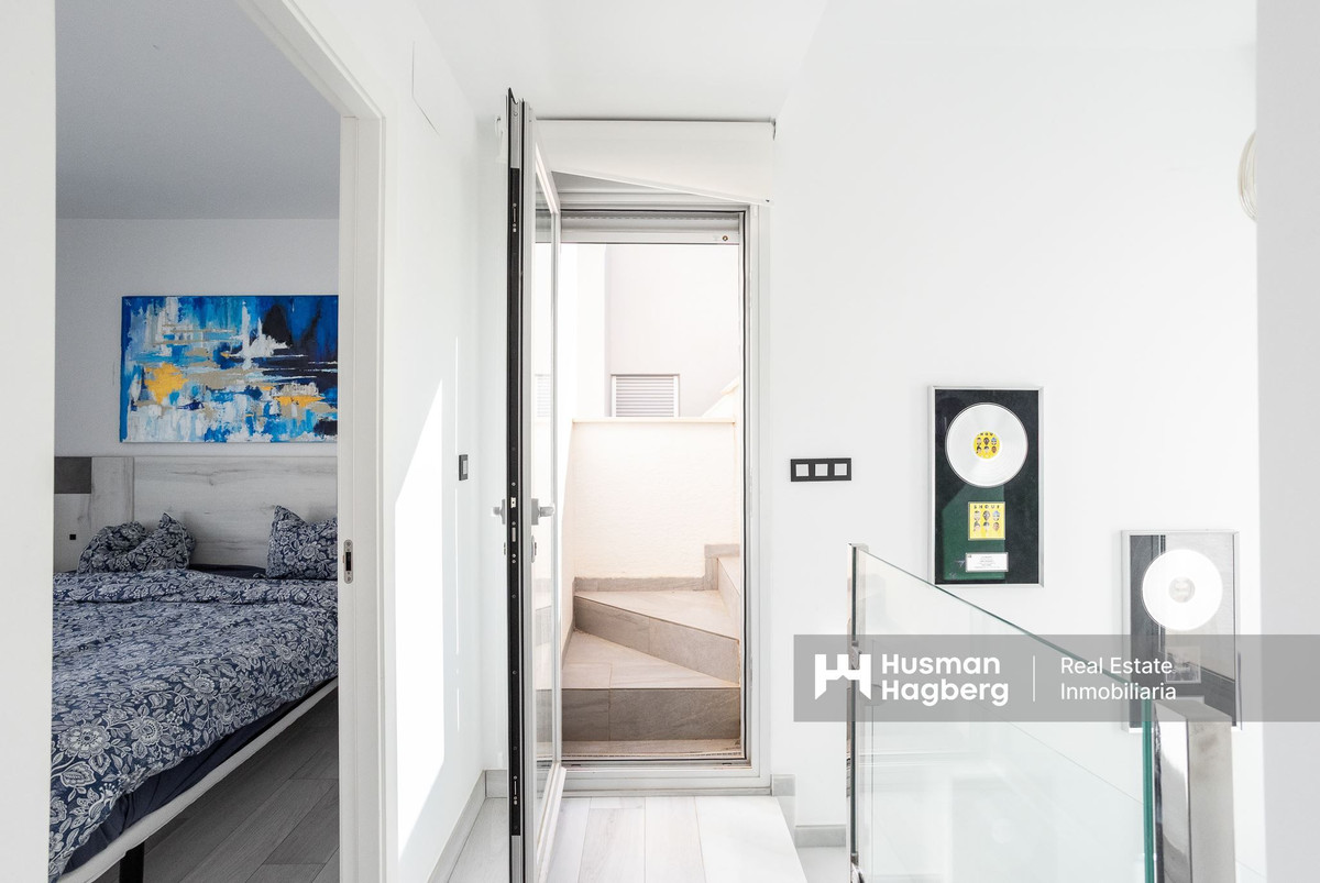 Se vende Villa - Chalet de 4 dormitorios en Costa Blanca, Alicante, España