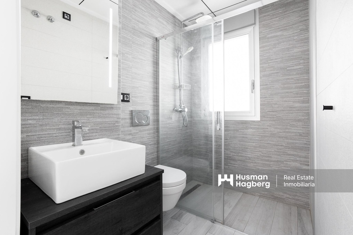 Se vende Villa - Chalet de 4 dormitorios en Costa Blanca, Alicante, España