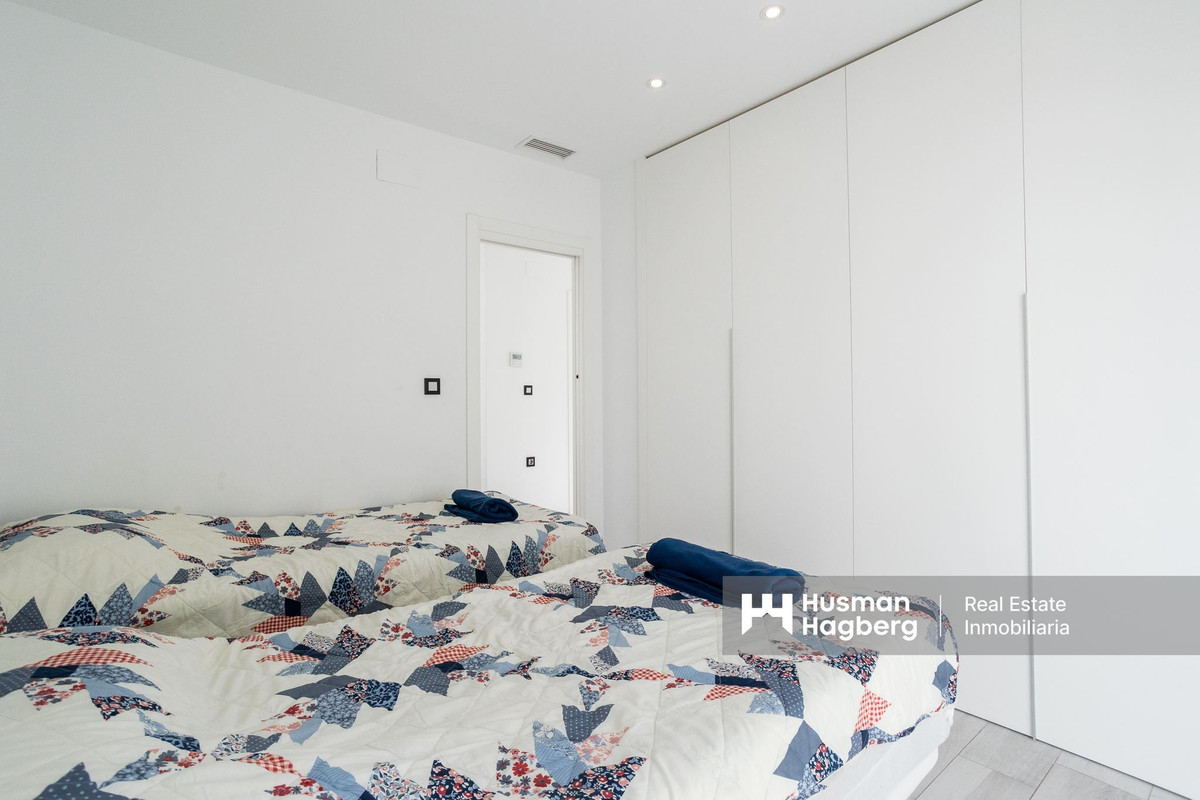 Se vende Villa - Chalet de 4 dormitorios en Costa Blanca, Alicante, España