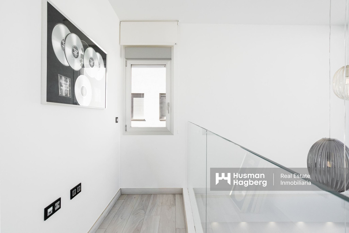 Se vende Villa - Chalet de 4 dormitorios en Costa Blanca, Alicante, España