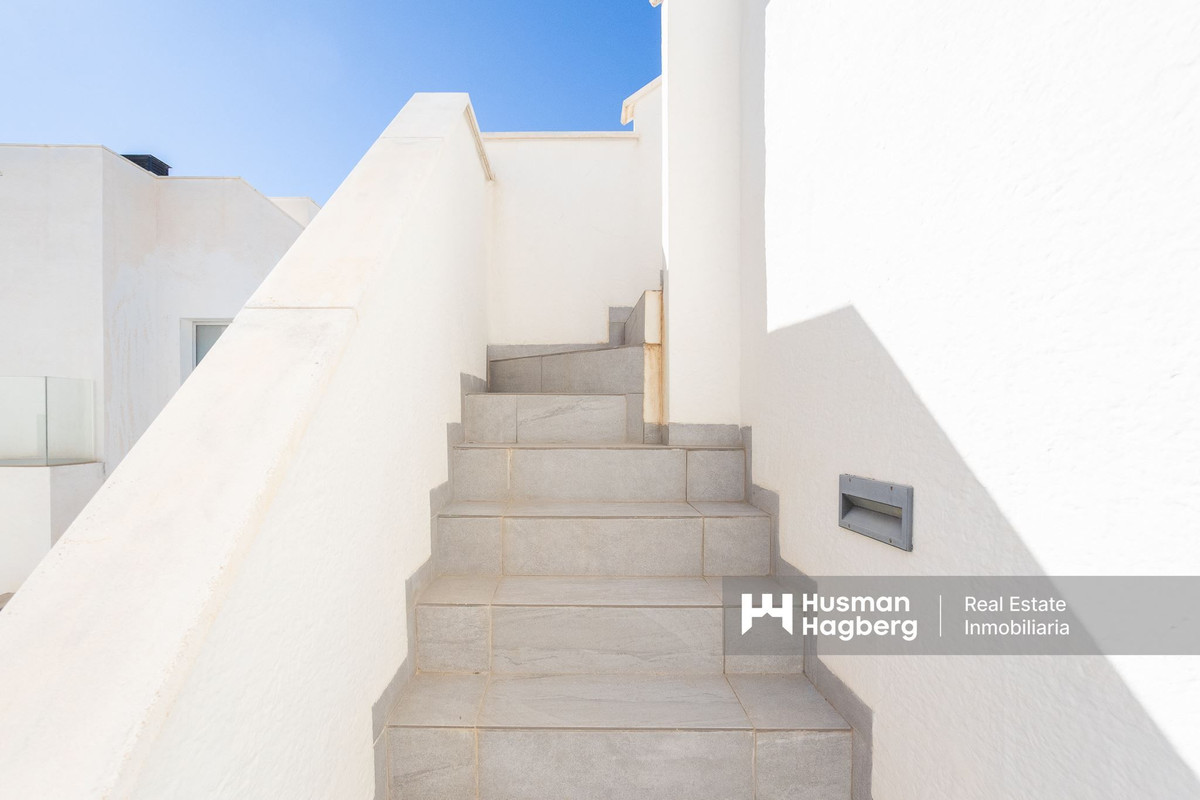 Se vende Villa - Chalet de 4 dormitorios en Costa Blanca, Alicante, España