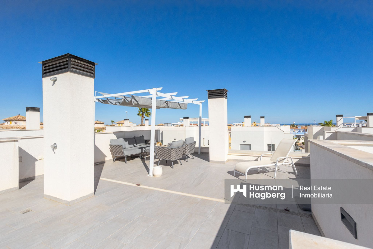 Se vende Villa - Chalet de 4 dormitorios en Costa Blanca, Alicante, España