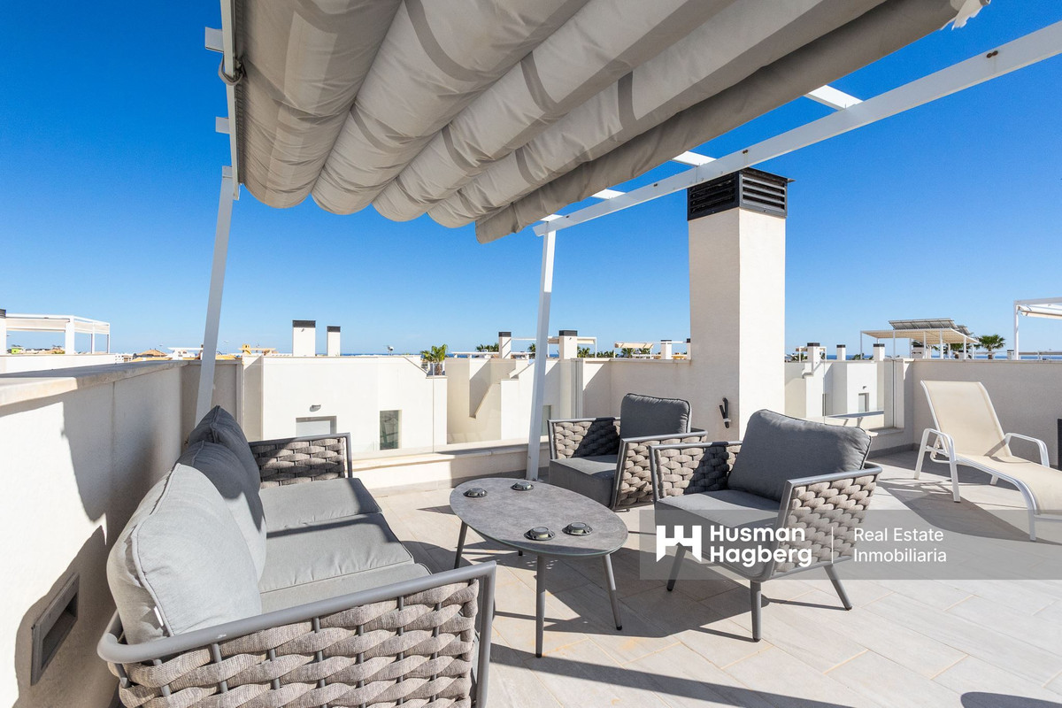 Se vende Villa - Chalet de 4 dormitorios en Costa Blanca, Alicante, España