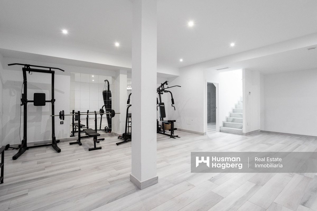 Se vende Villa - Chalet de 4 dormitorios en Costa Blanca, Alicante, España