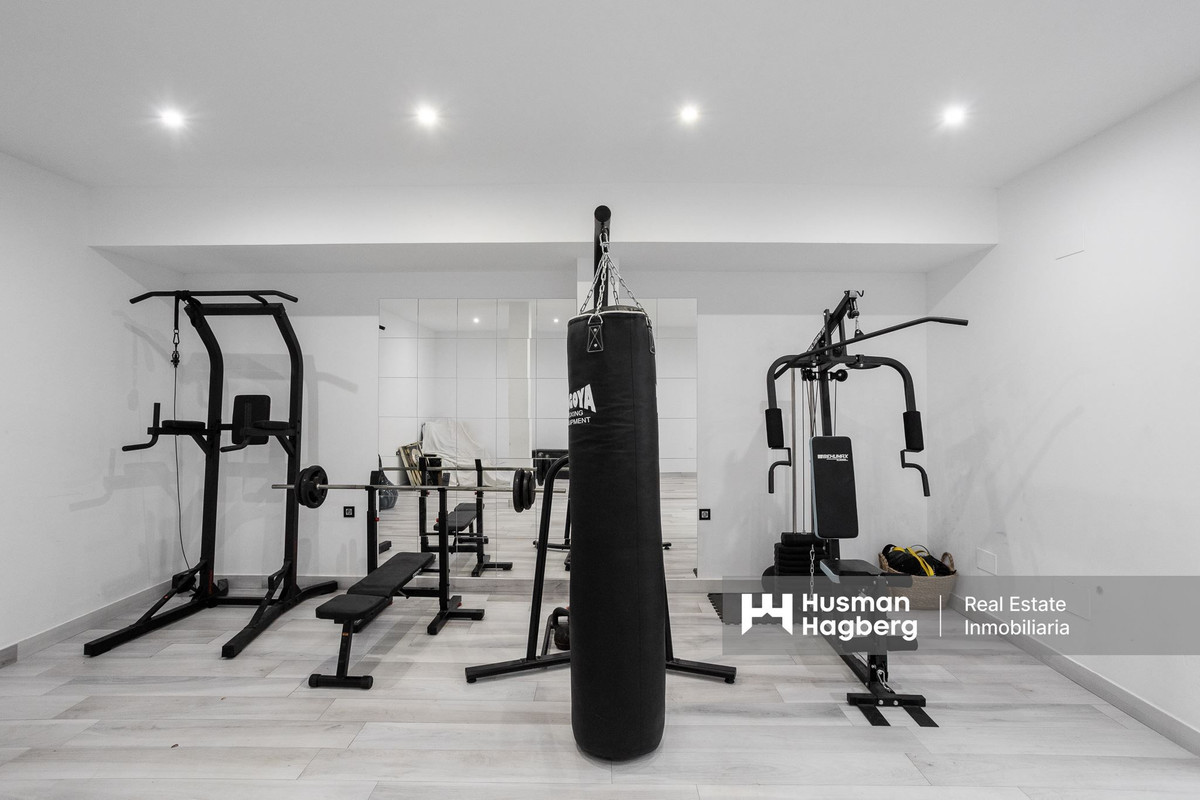 Se vende Villa - Chalet de 4 dormitorios en Costa Blanca, Alicante, España