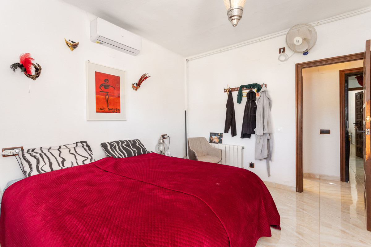 Se vende Villa - Chalet de 4 dormitorios en Costa Blanca, Alicante, España
