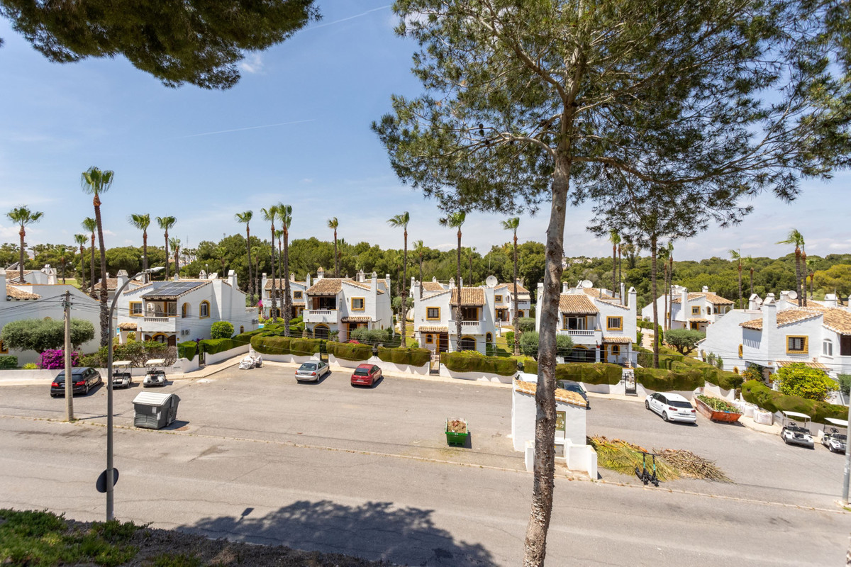 Se vende Villa - Chalet de 4 dormitorios en Costa Blanca, Alicante, España