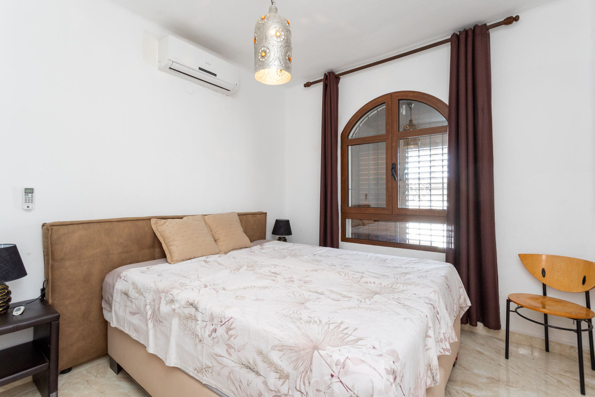 Se vende Villa - Chalet de 4 dormitorios en Costa Blanca, Alicante, España