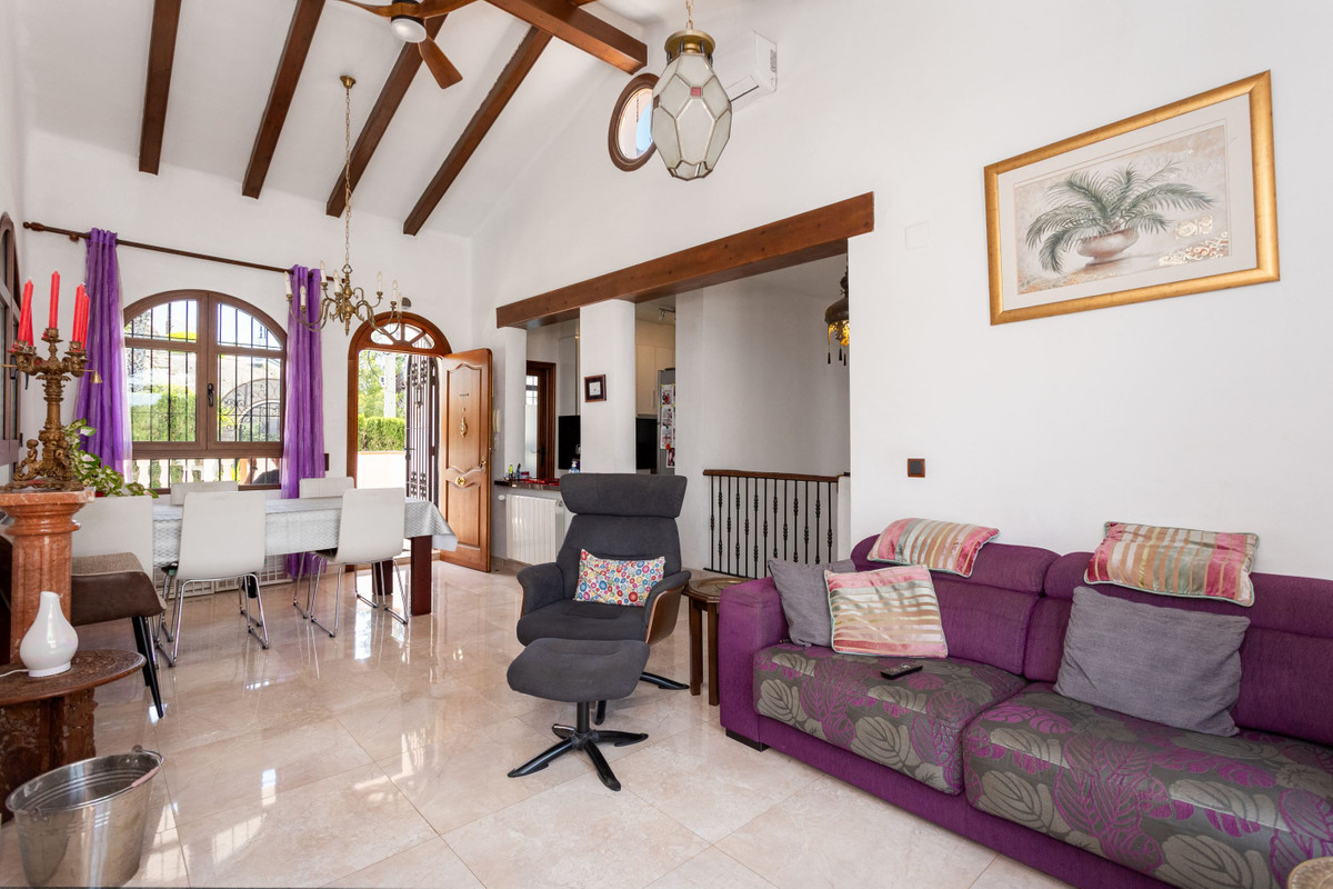 Se vende Villa - Chalet de 4 dormitorios en Costa Blanca, Alicante, España