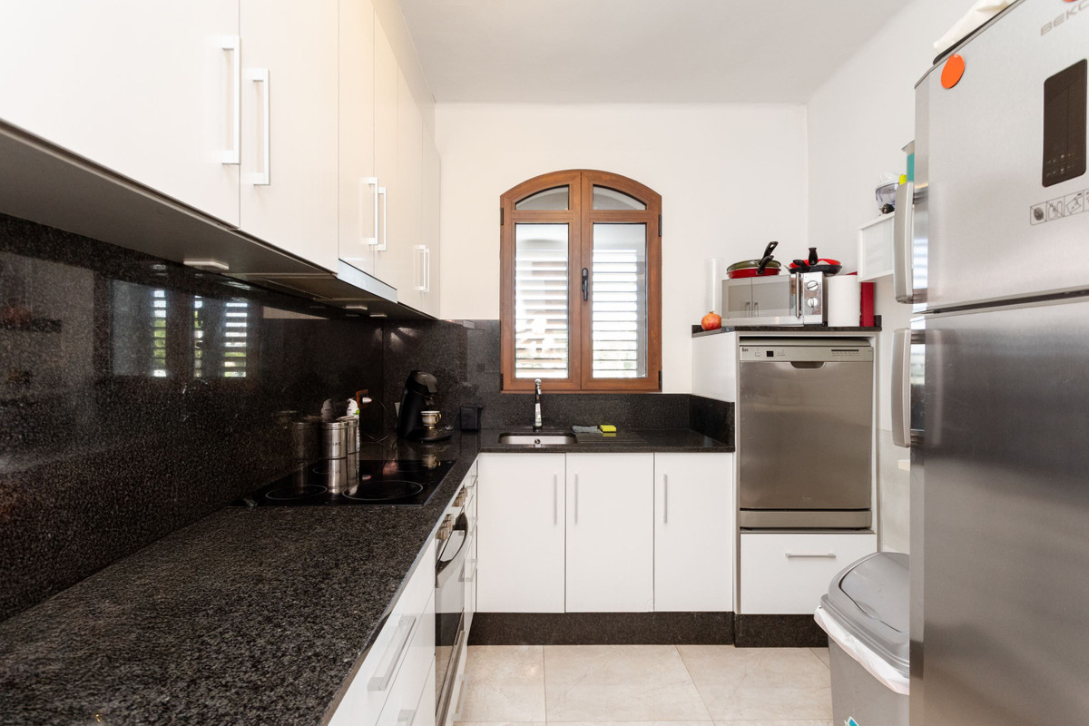 Se vende Villa - Chalet de 4 dormitorios en Costa Blanca, Alicante, España