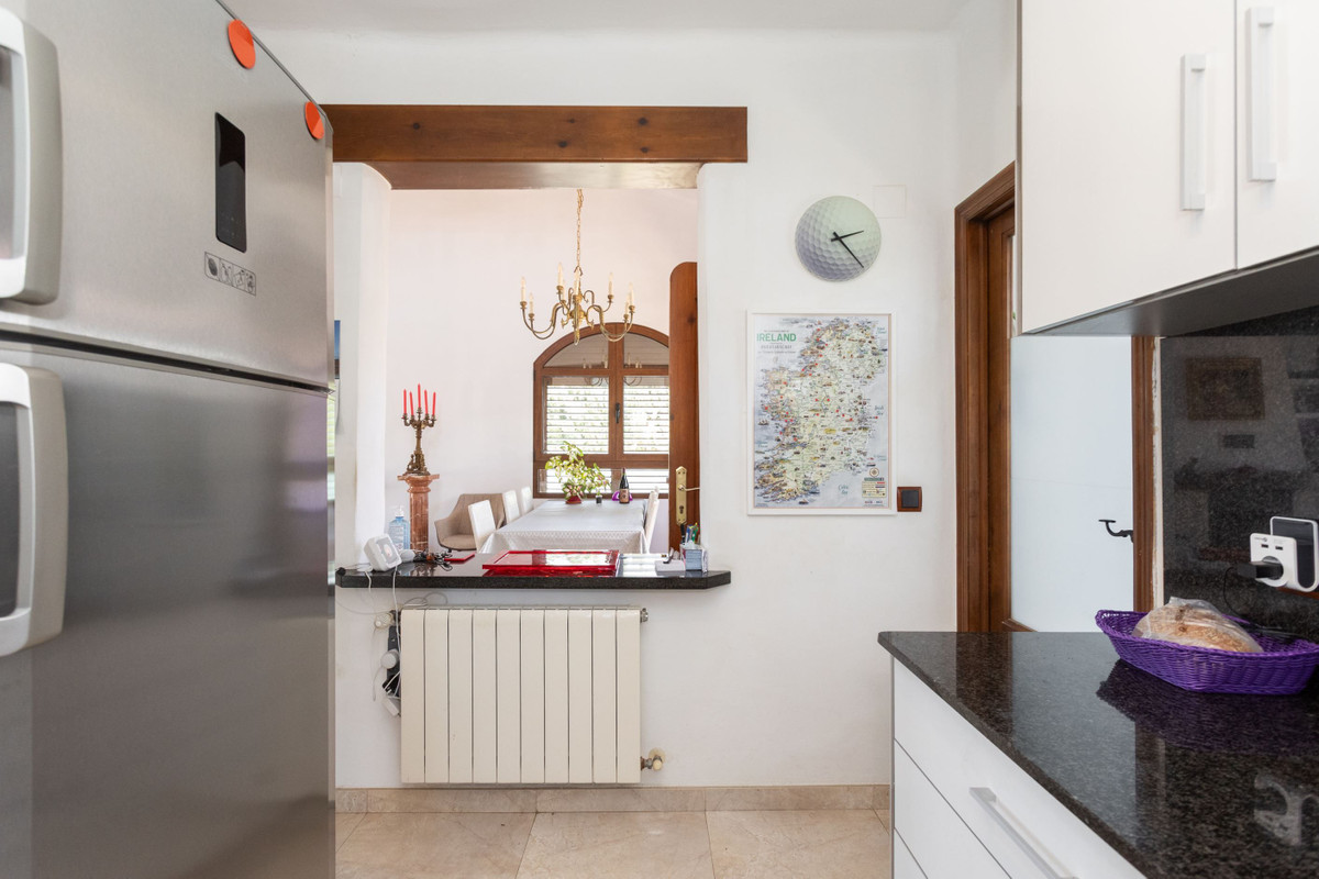 Se vende Villa - Chalet de 4 dormitorios en Costa Blanca, Alicante, España