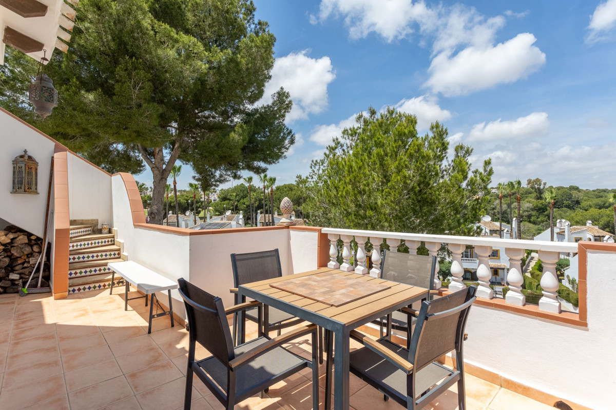 Se vende Villa - Chalet de 4 dormitorios en Costa Blanca, Alicante, España