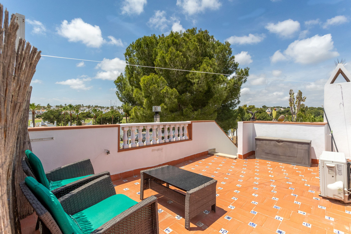 Se vende Villa - Chalet de 4 dormitorios en Costa Blanca, Alicante, España