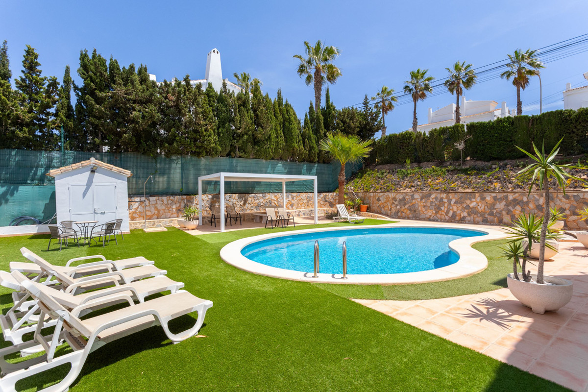Se vende Villa - Chalet de 4 dormitorios en Costa Blanca, Alicante, España
