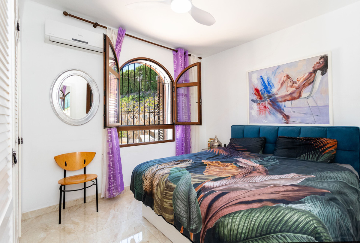 Se vende Villa - Chalet de 4 dormitorios en Costa Blanca, Alicante, España