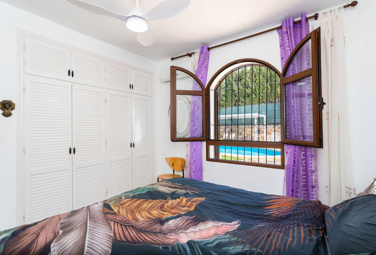 Se vende Villa - Chalet de 4 dormitorios en Costa Blanca, Alicante, España
