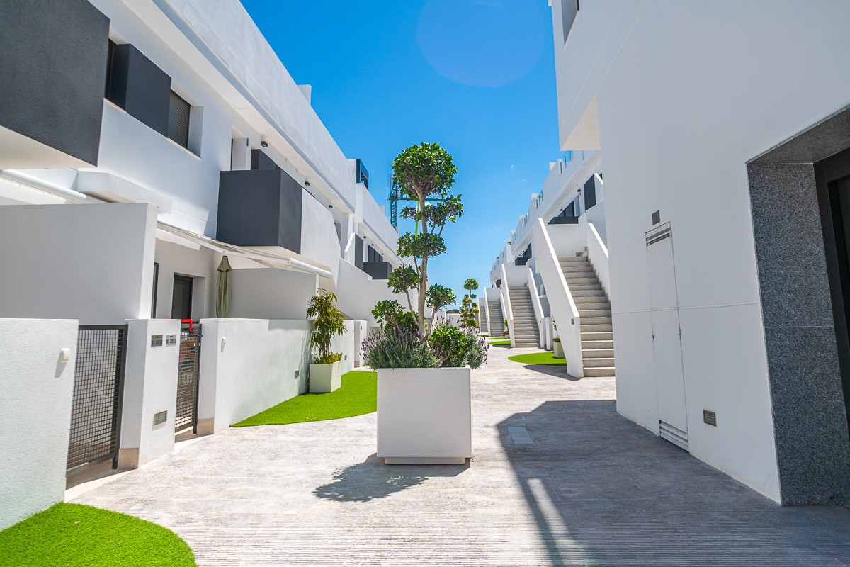 3 Bed Apartment for sale in Torrevieja Costa Blanca, Alicante, Spain