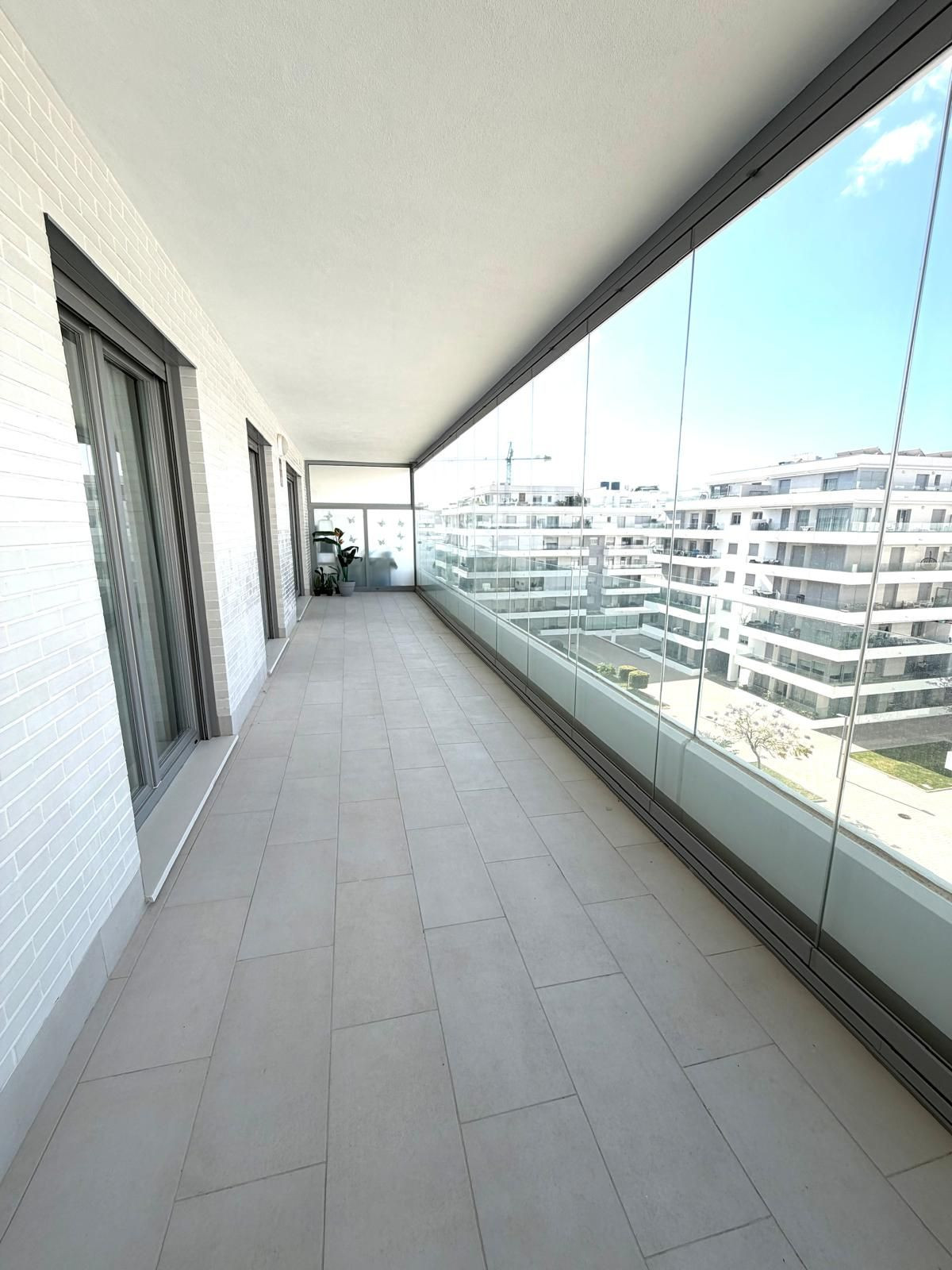 Se vende Apartamento Planta Media de 3 dormitorios en Costa Del Sol, Málaga, España