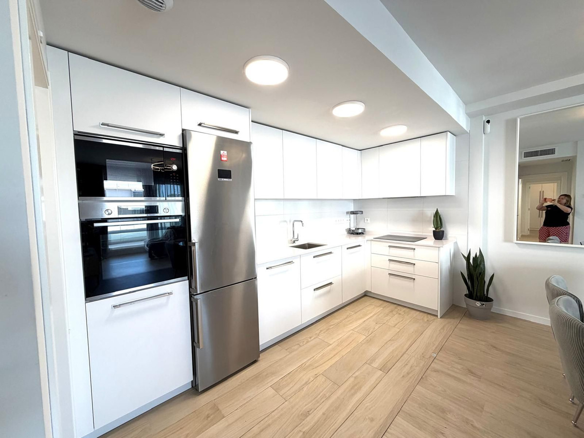 Se vende Apartamento Planta Media de 3 dormitorios en Costa Del Sol, Málaga, España