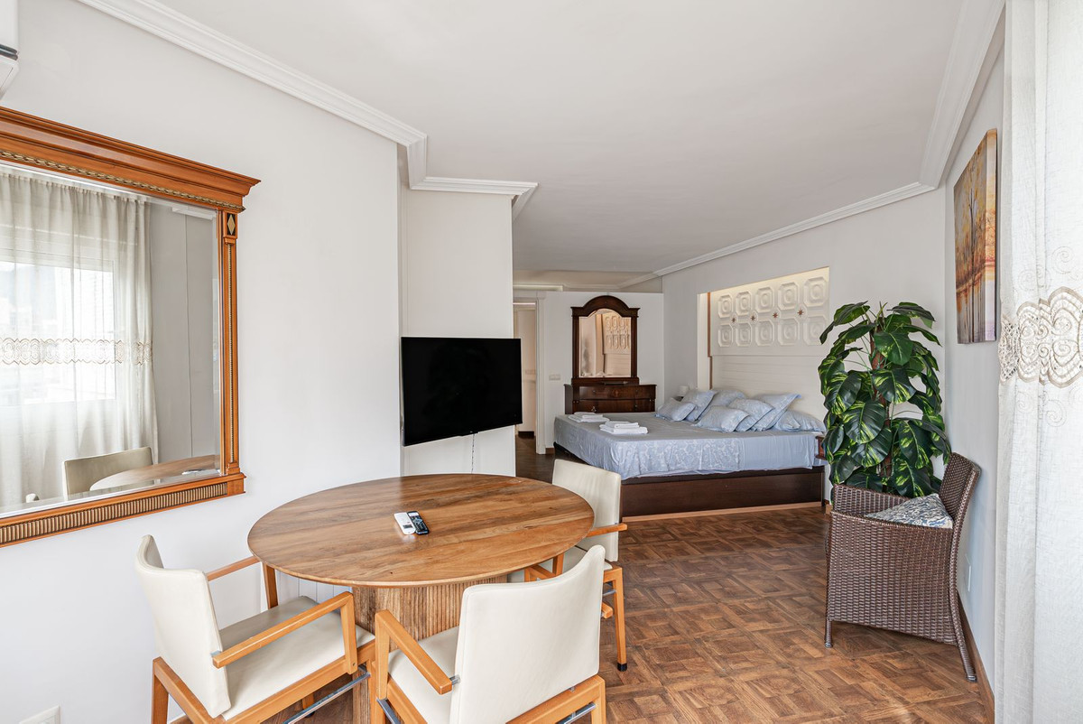 1 Bed Apartment for sale in Marbella Costa Del Sol, Málaga, Spain