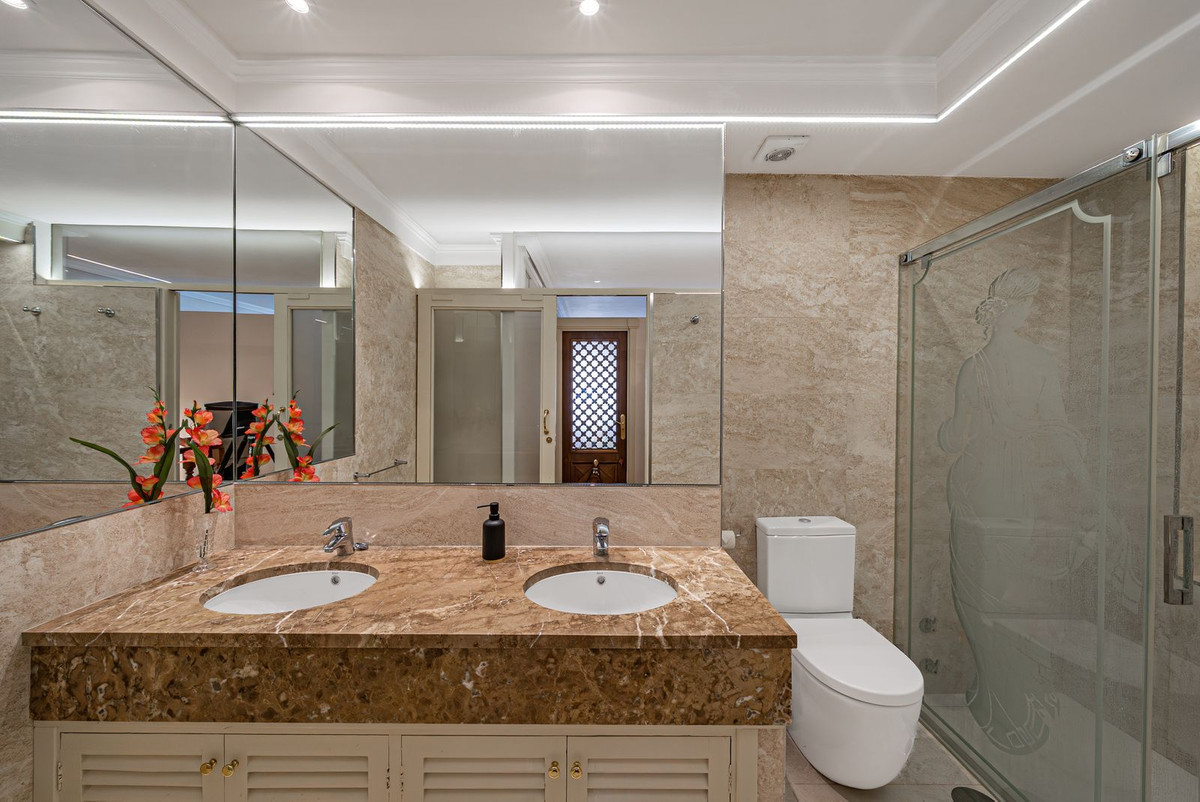 1 Bed Apartment for sale in Marbella Costa Del Sol, Málaga, Spain