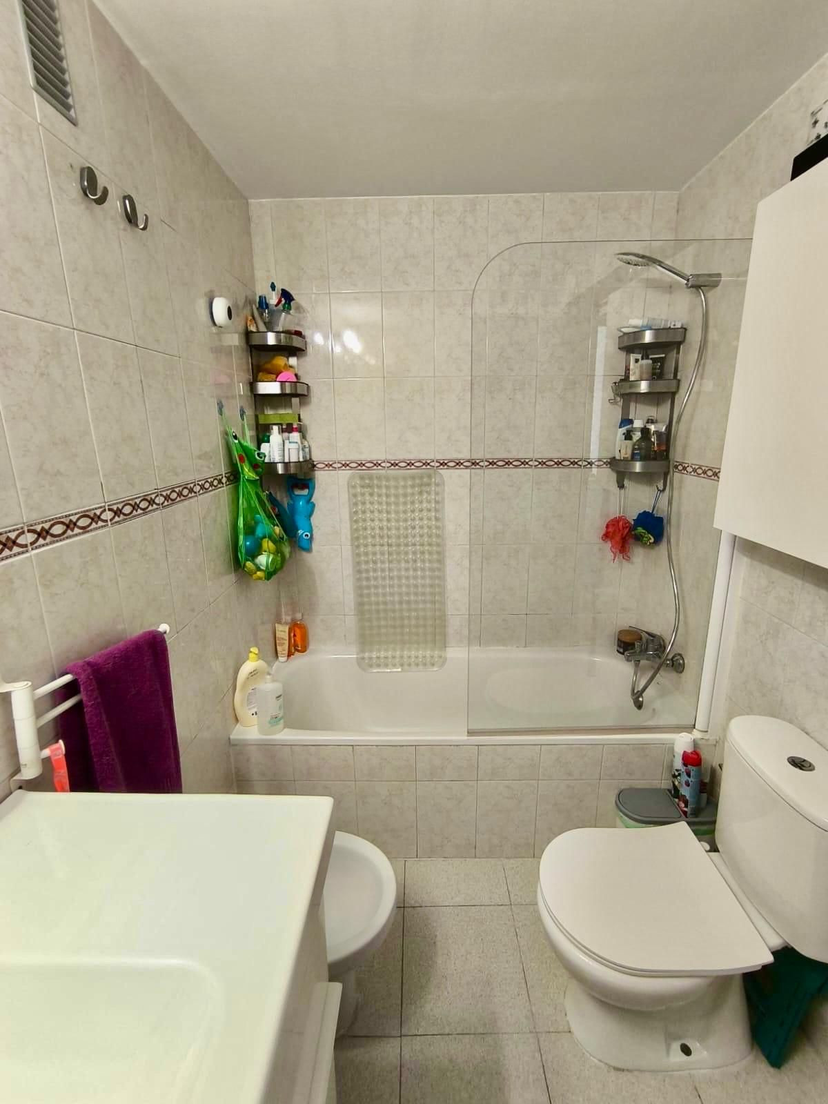 Se vende Apartamento Planta Media de 2 dormitorios en Costa Del Sol, Málaga, España