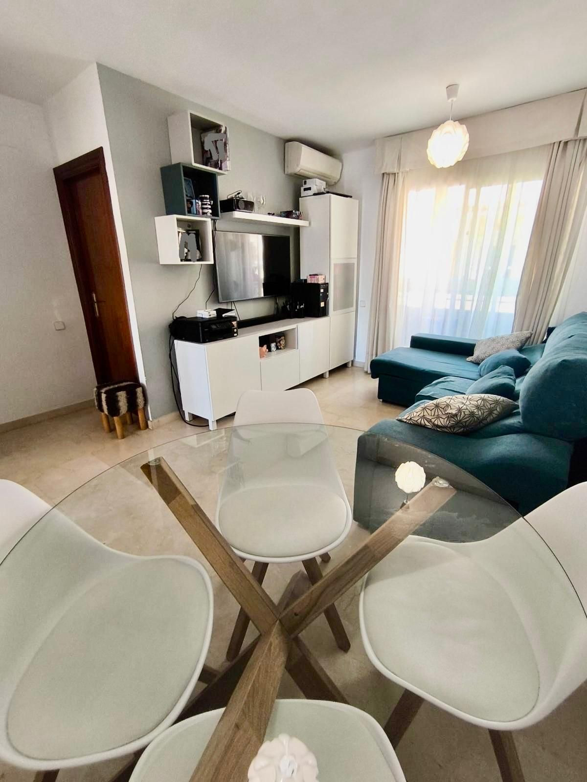Se vende Apartamento Planta Media de 2 dormitorios en Costa Del Sol, Málaga, España