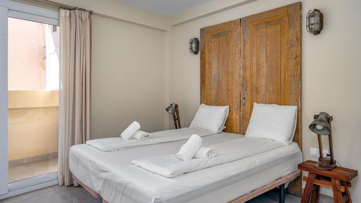 2 Bed Apartment for sale in Fuengirola Costa Del Sol, Málaga, Spain