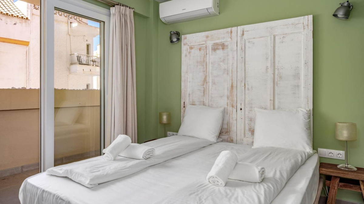 2 Bed Apartment for sale in Fuengirola Costa Del Sol, Málaga, Spain