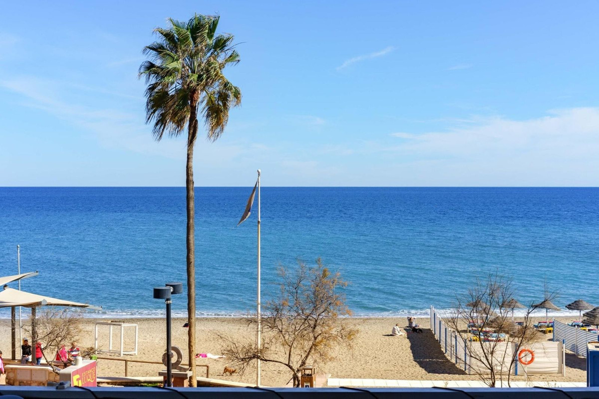 2 Bed Apartment for sale in Fuengirola Costa Del Sol, Málaga, Spain