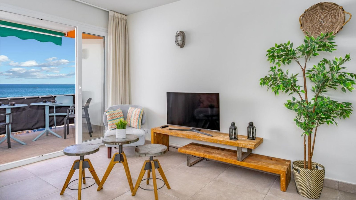 2 Bed Apartment for sale in Fuengirola Costa Del Sol, Málaga, Spain