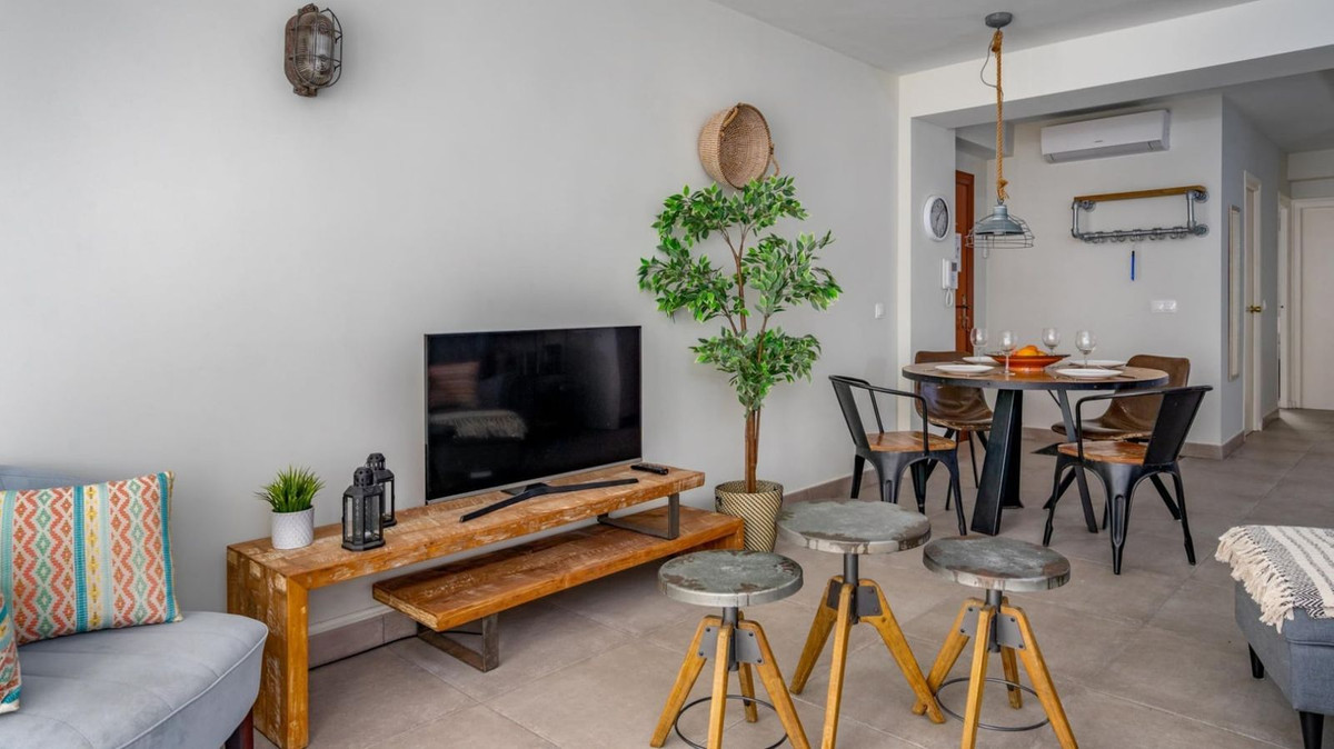 2 Bed Apartment for sale in Fuengirola Costa Del Sol, Málaga, Spain