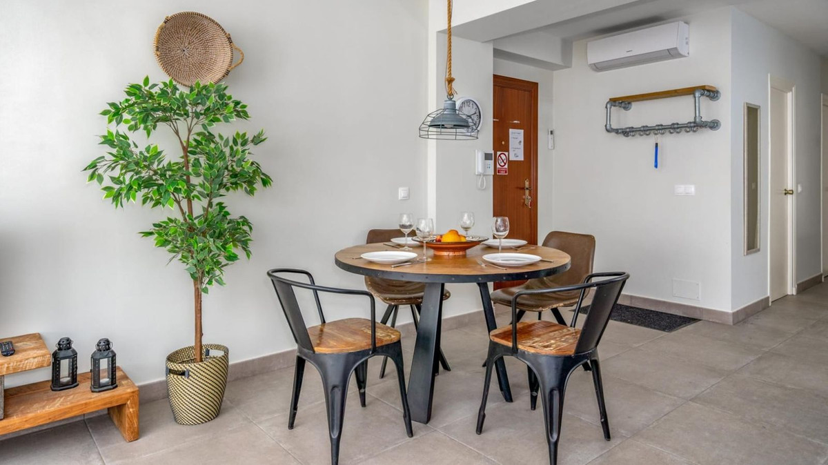 2 Bed Apartment for sale in Fuengirola Costa Del Sol, Málaga, Spain