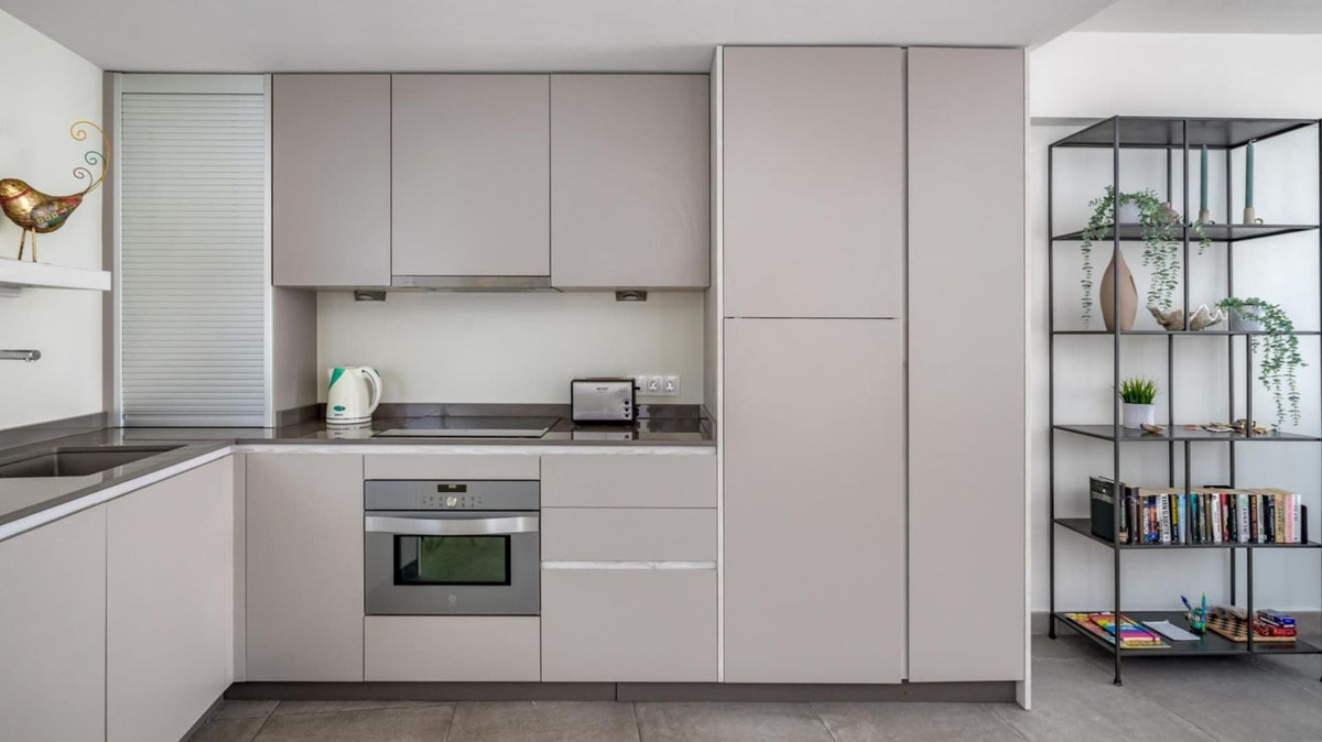 2 Bed Apartment for sale in Fuengirola Costa Del Sol, Málaga, Spain