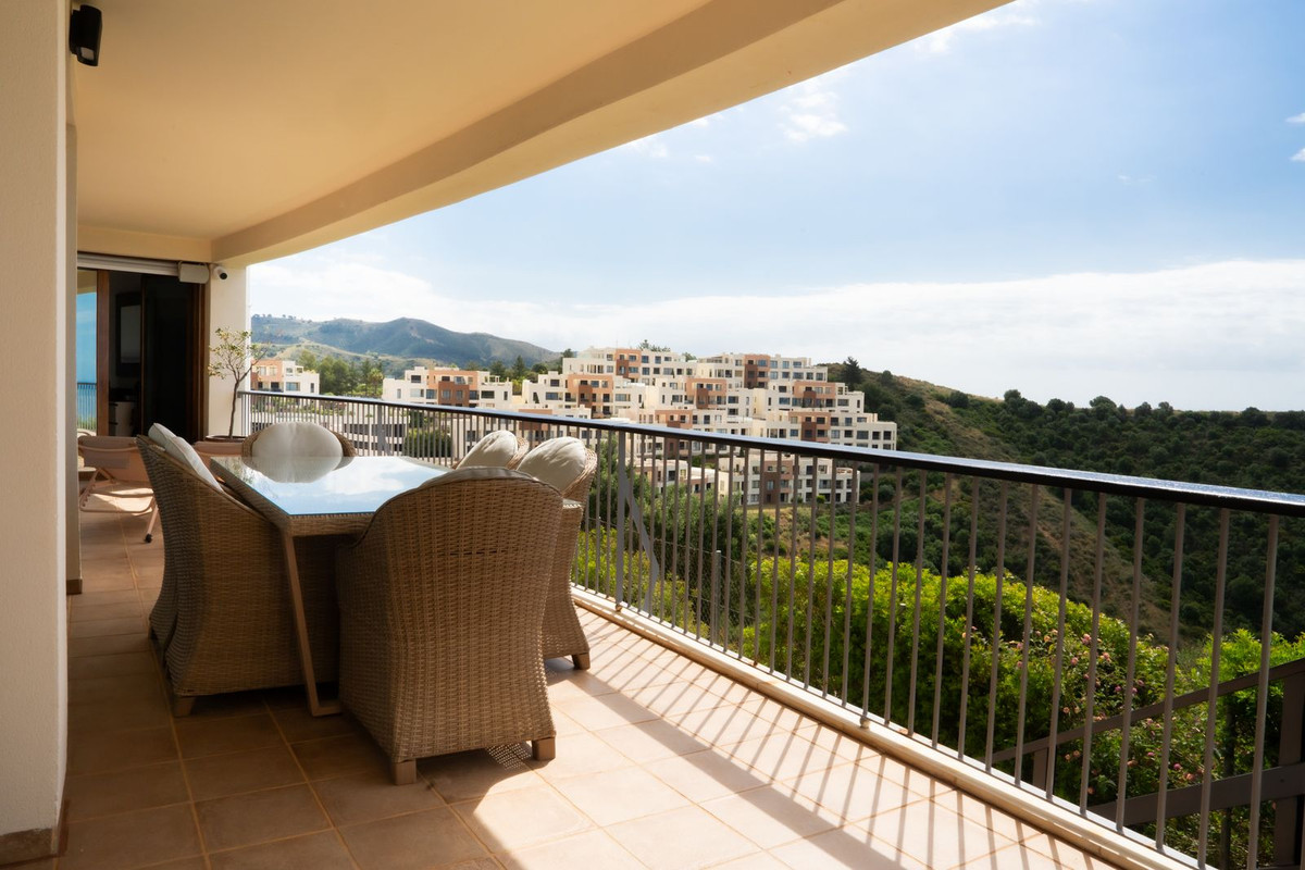 3 Bed Apartment for sale in Altos De Los Monteros Costa Del Sol, Málaga, Spain