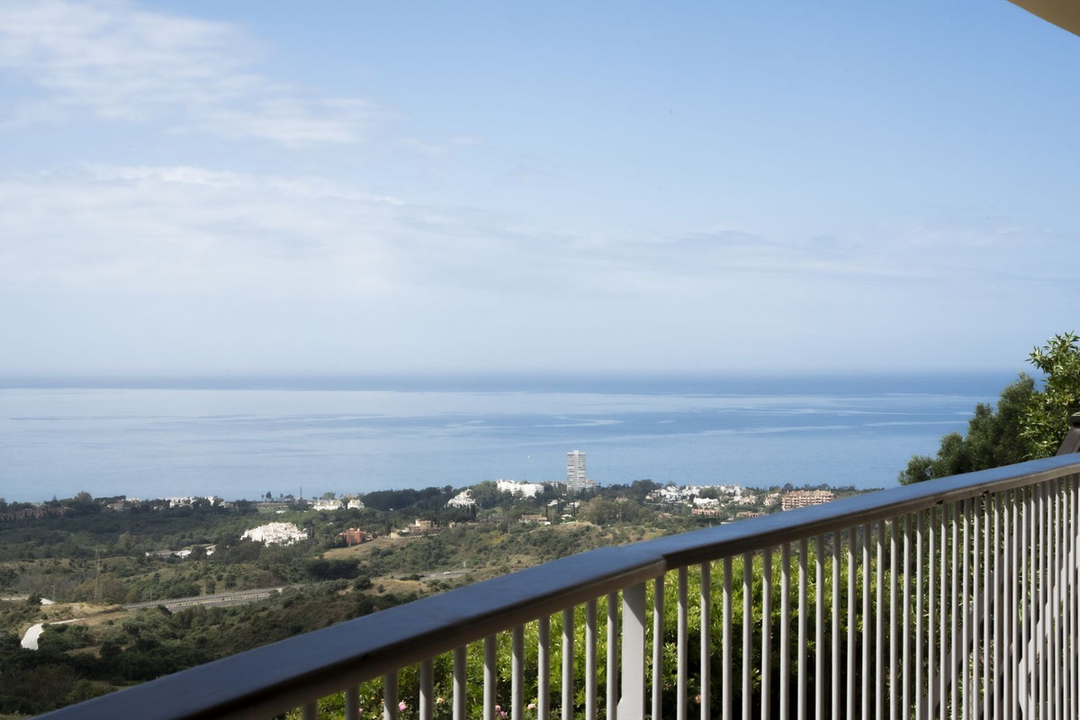 3 Bed Apartment for sale in Altos De Los Monteros Costa Del Sol, Málaga, Spain