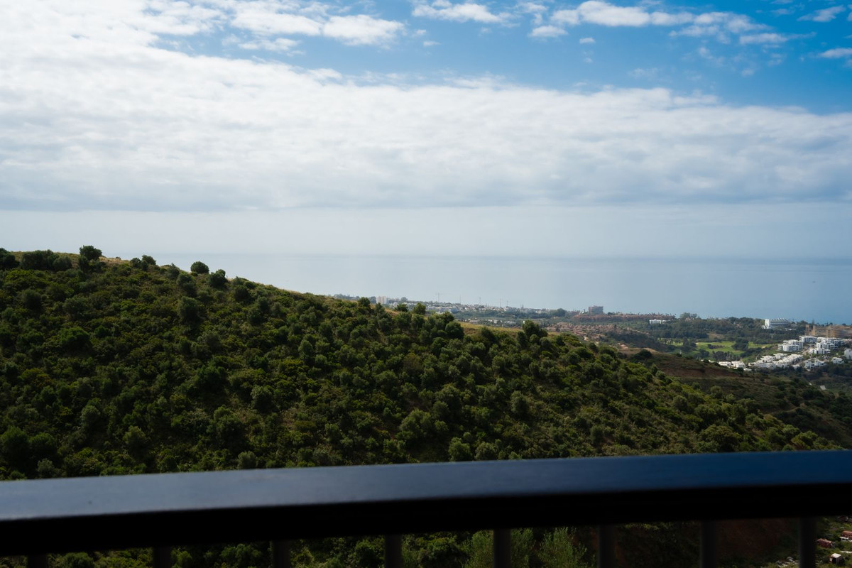 3 Bed Apartment for sale in Altos De Los Monteros Costa Del Sol, Málaga, Spain
