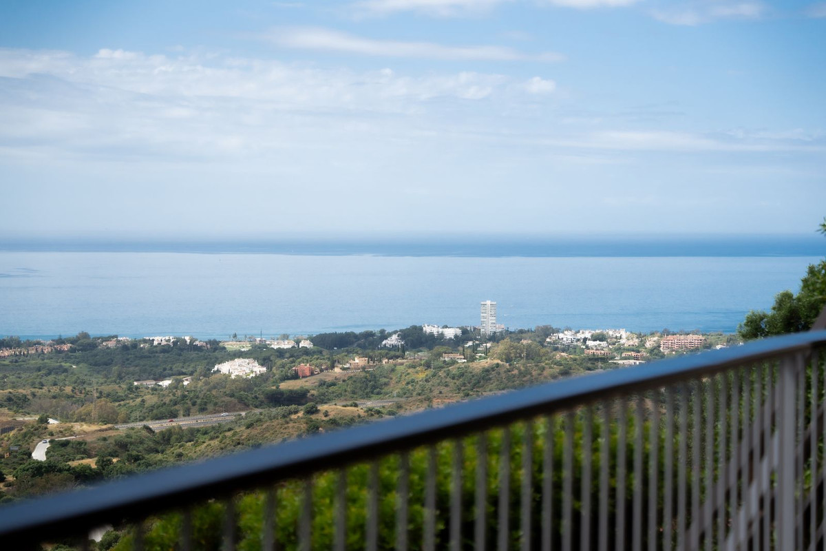 3 Bed Apartment for sale in Altos De Los Monteros Costa Del Sol, Málaga, Spain