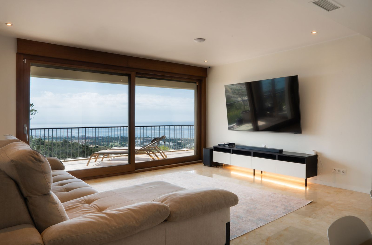 3 Bed Apartment for sale in Altos De Los Monteros Costa Del Sol, Málaga, Spain