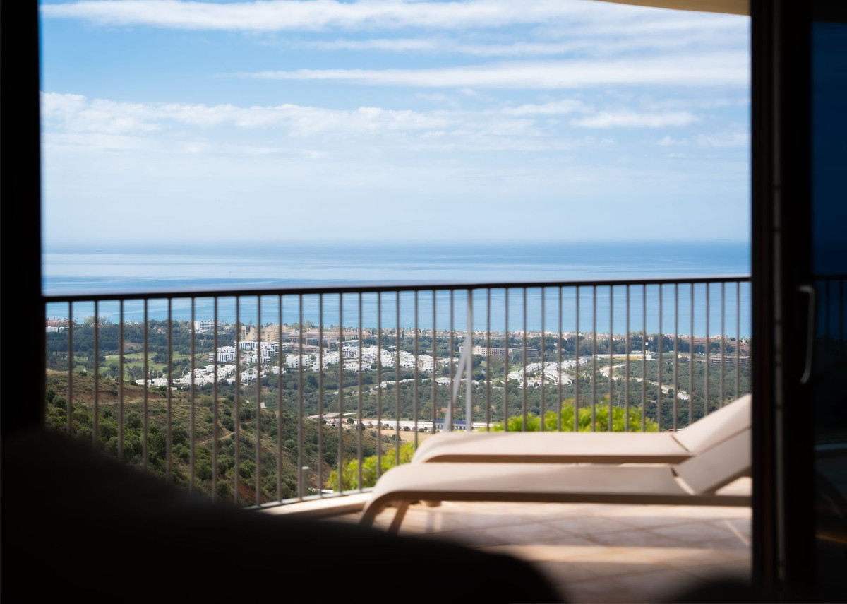 3 Bed Apartment for sale in Altos De Los Monteros Costa Del Sol, Málaga, Spain