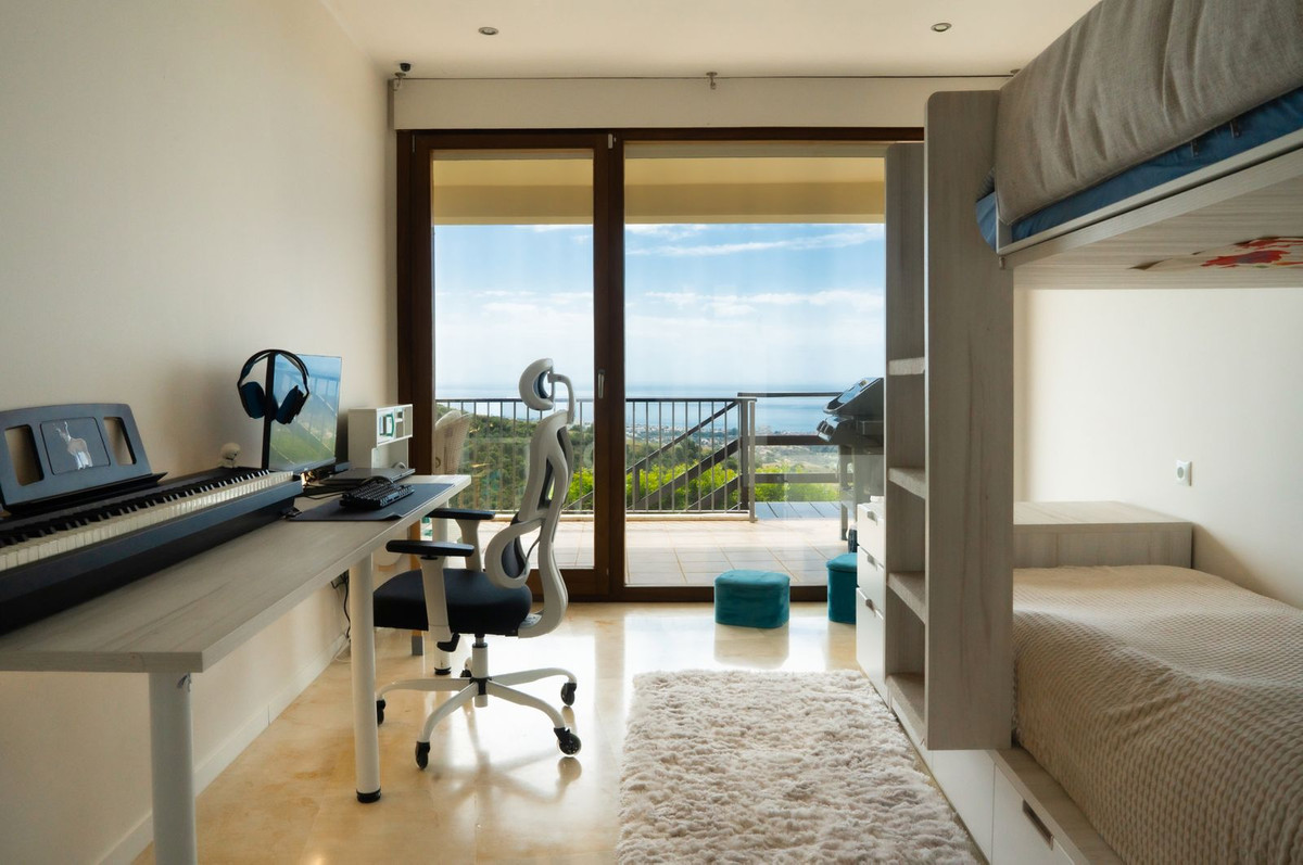 3 Bed Apartment for sale in Altos De Los Monteros Costa Del Sol, Málaga, Spain