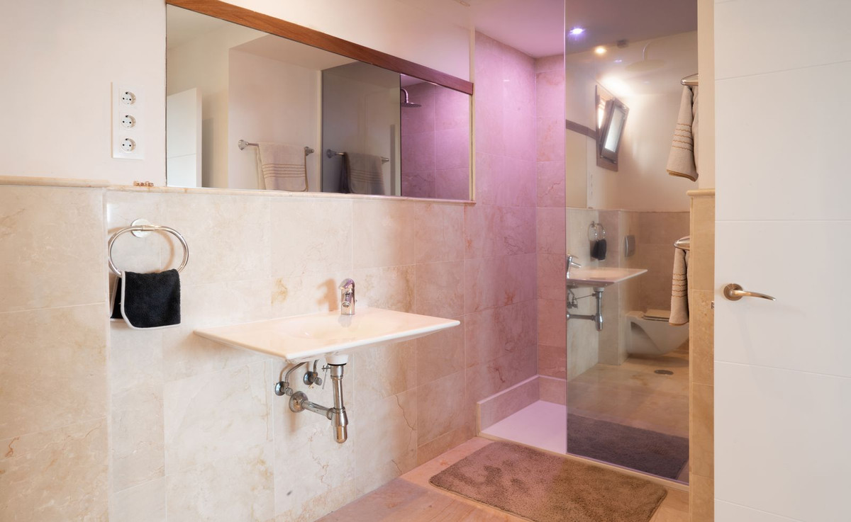 3 Bed Apartment for sale in Altos De Los Monteros Costa Del Sol, Málaga, Spain
