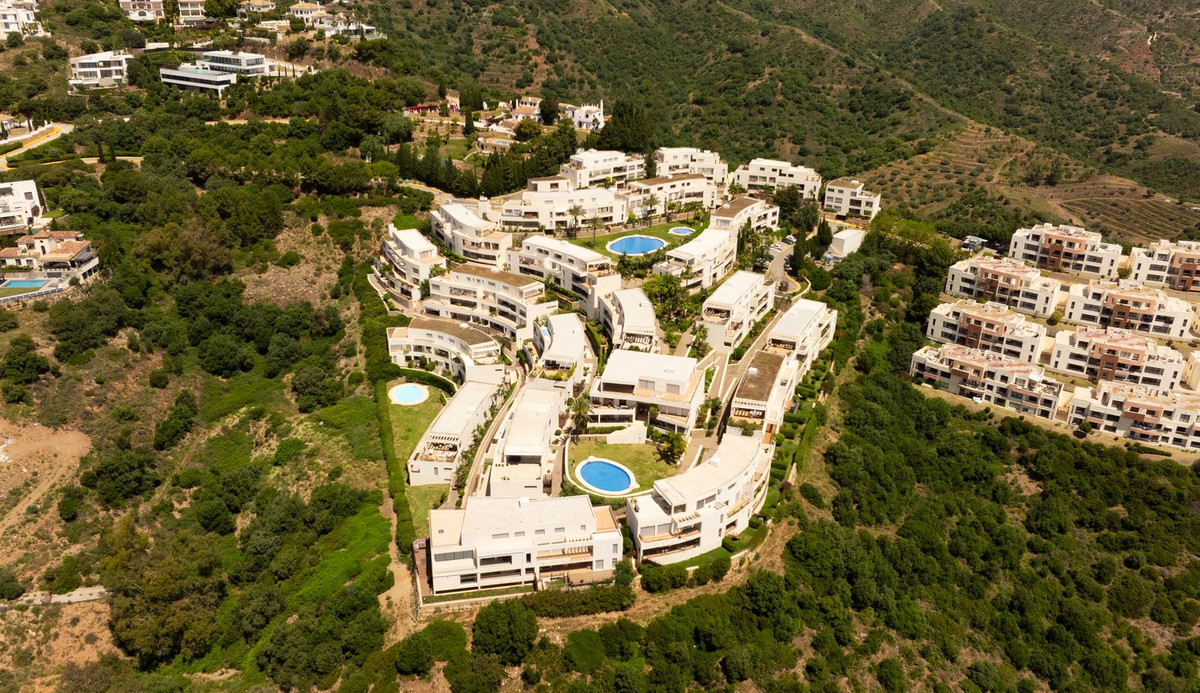 3 Bed Apartment for sale in Altos De Los Monteros Costa Del Sol, Málaga, Spain